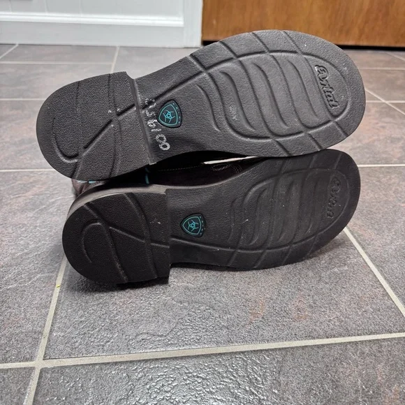 Ariat Brown Leather Western Heeled Boots with Turquoise Stitching - Picture 9 of 16